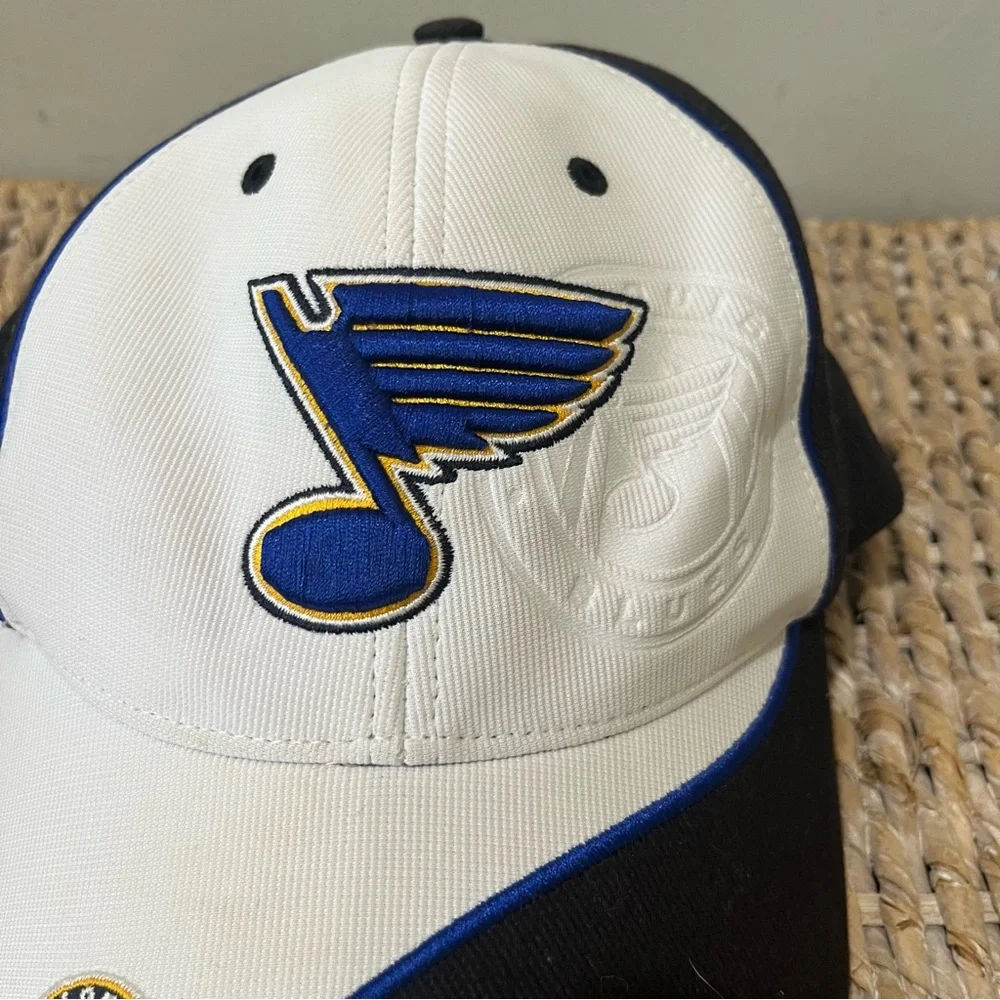 Fan Favorite Licensed NHL‎ Hockey St Louis Blues Hat Snap back Black White Blue
